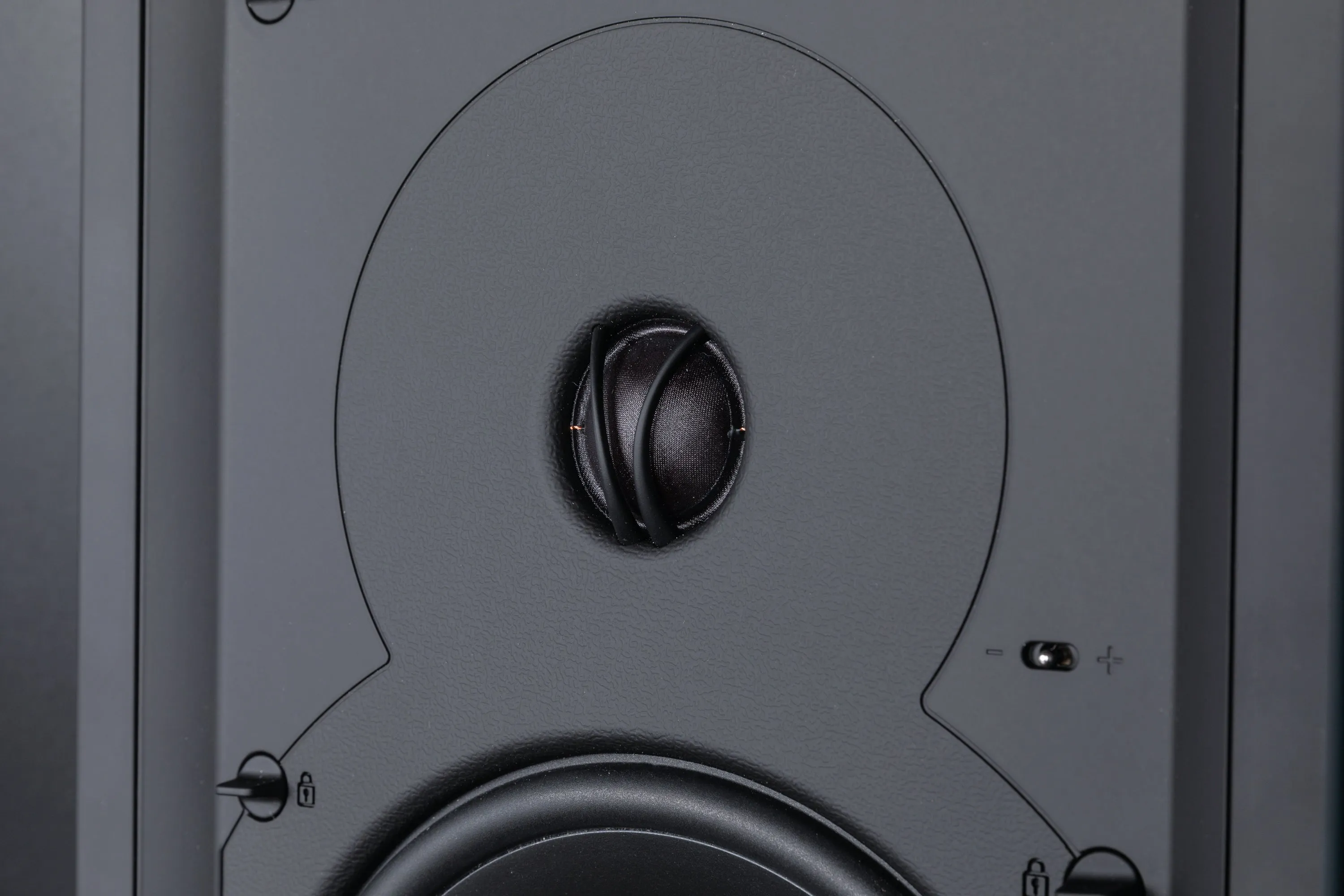 Dynaudio Studio Series 2 Way In-Wall Speaker