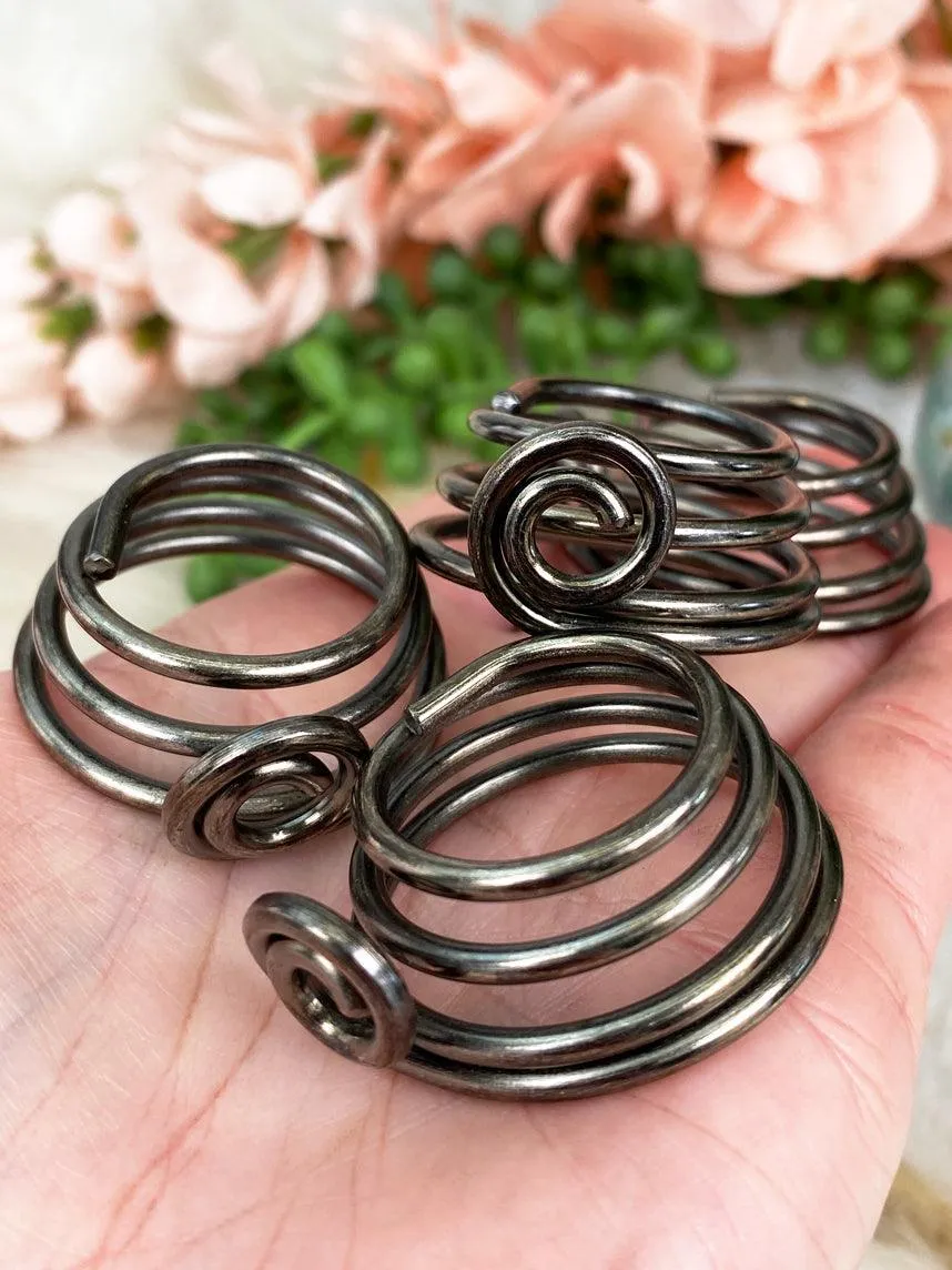 Metal Spring Sphere Stand