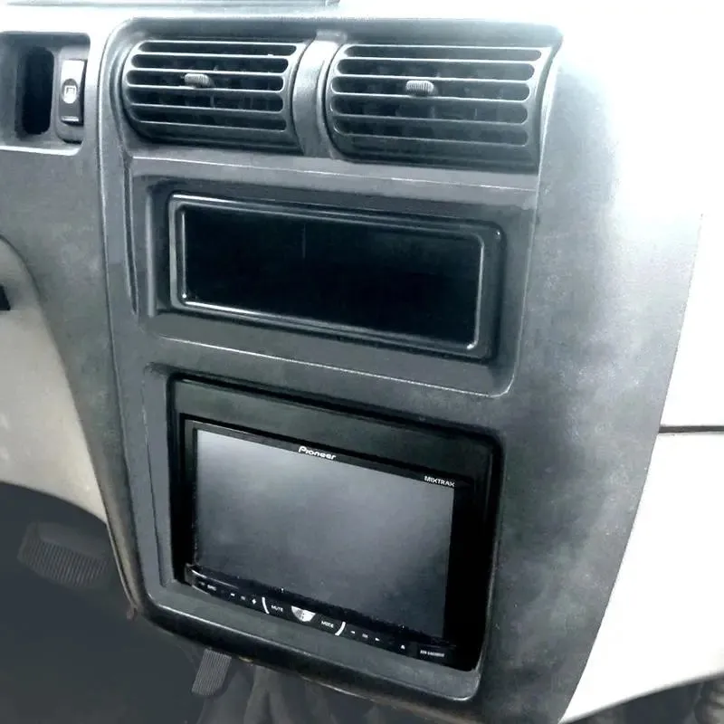 Metra 95-5702 Double DIN Dash Kit for select Ford Aerostar 1992-1997