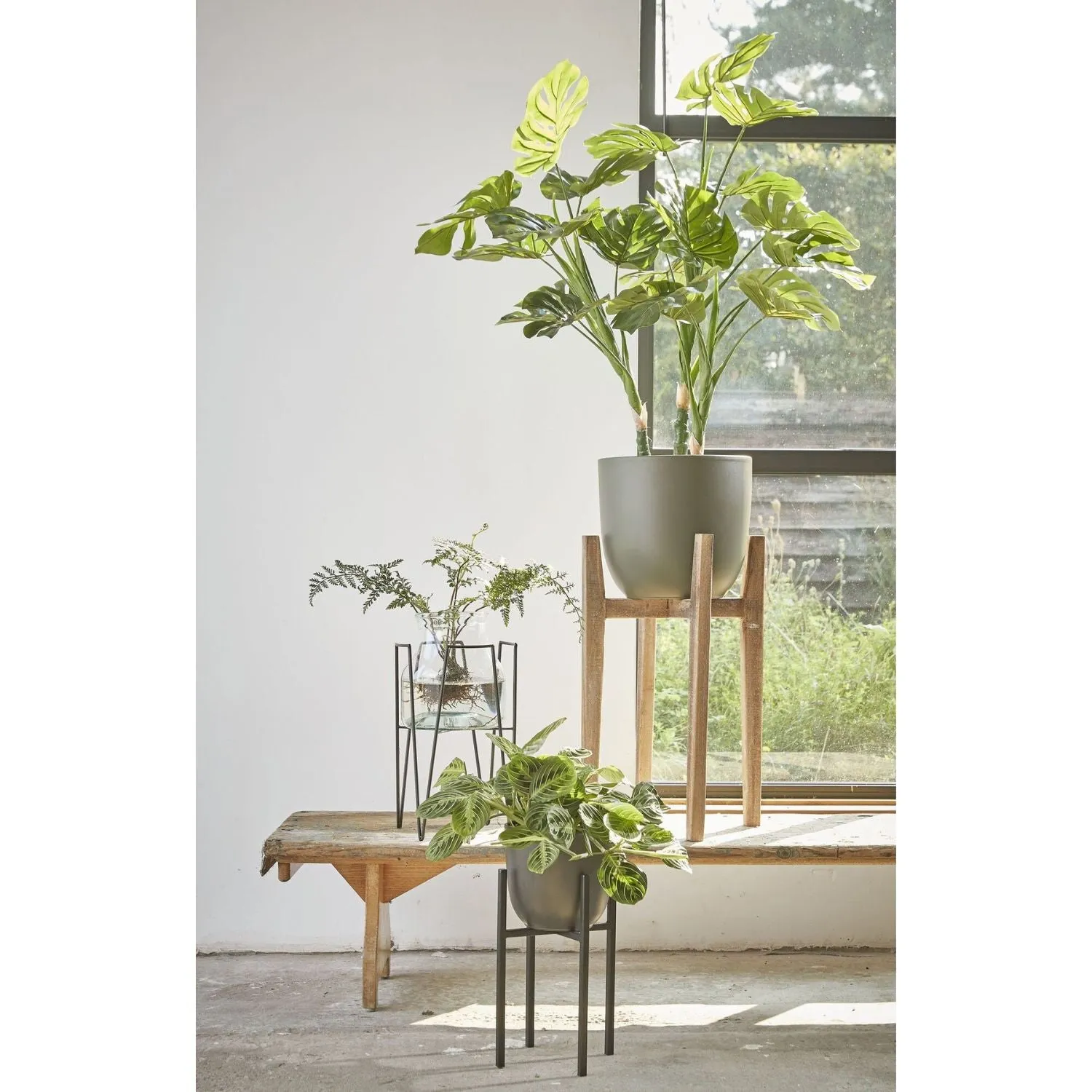 Mica Decorations 16.5cm Black Ascot Plant Stand