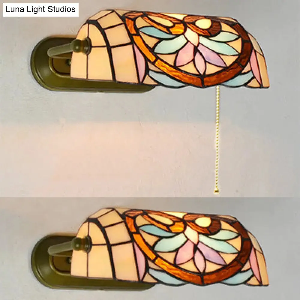 Tiffany Banker Wall Light with Pull Chain - Stained Glass Wall Mount Fixture with Flower Pattern in Beige